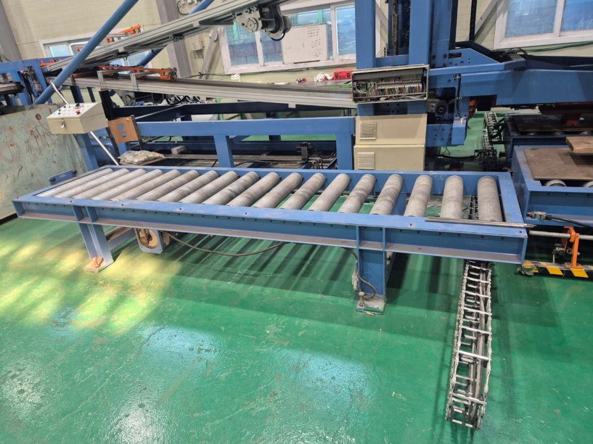 640 V-CUT 배출부 Roller conveyor M/C