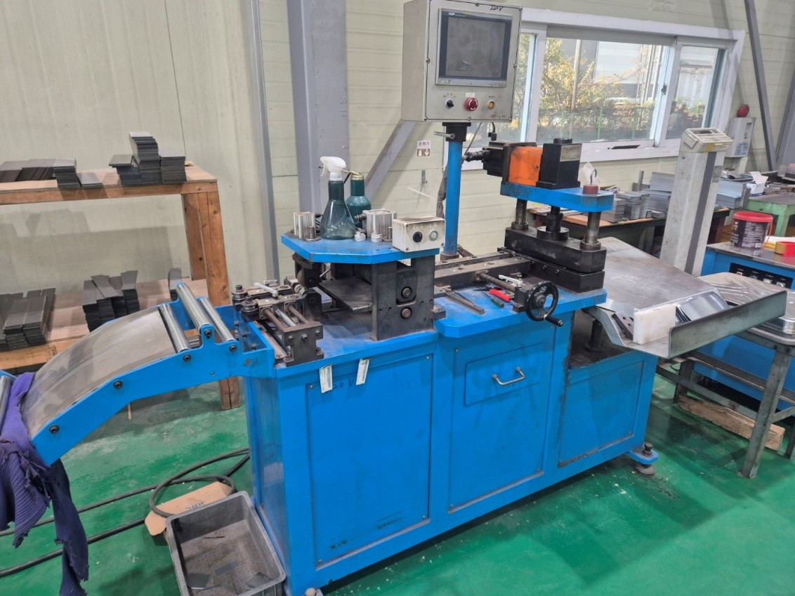 90° 자동 CNC M/C